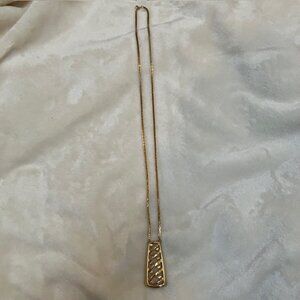 Vintage gold toned pendant necklace